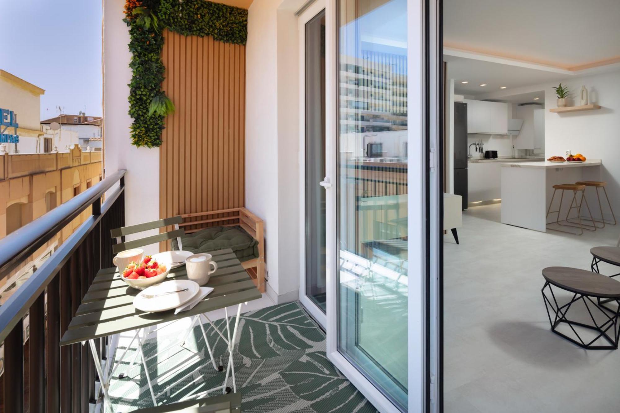 Apartament Modern 300m From *