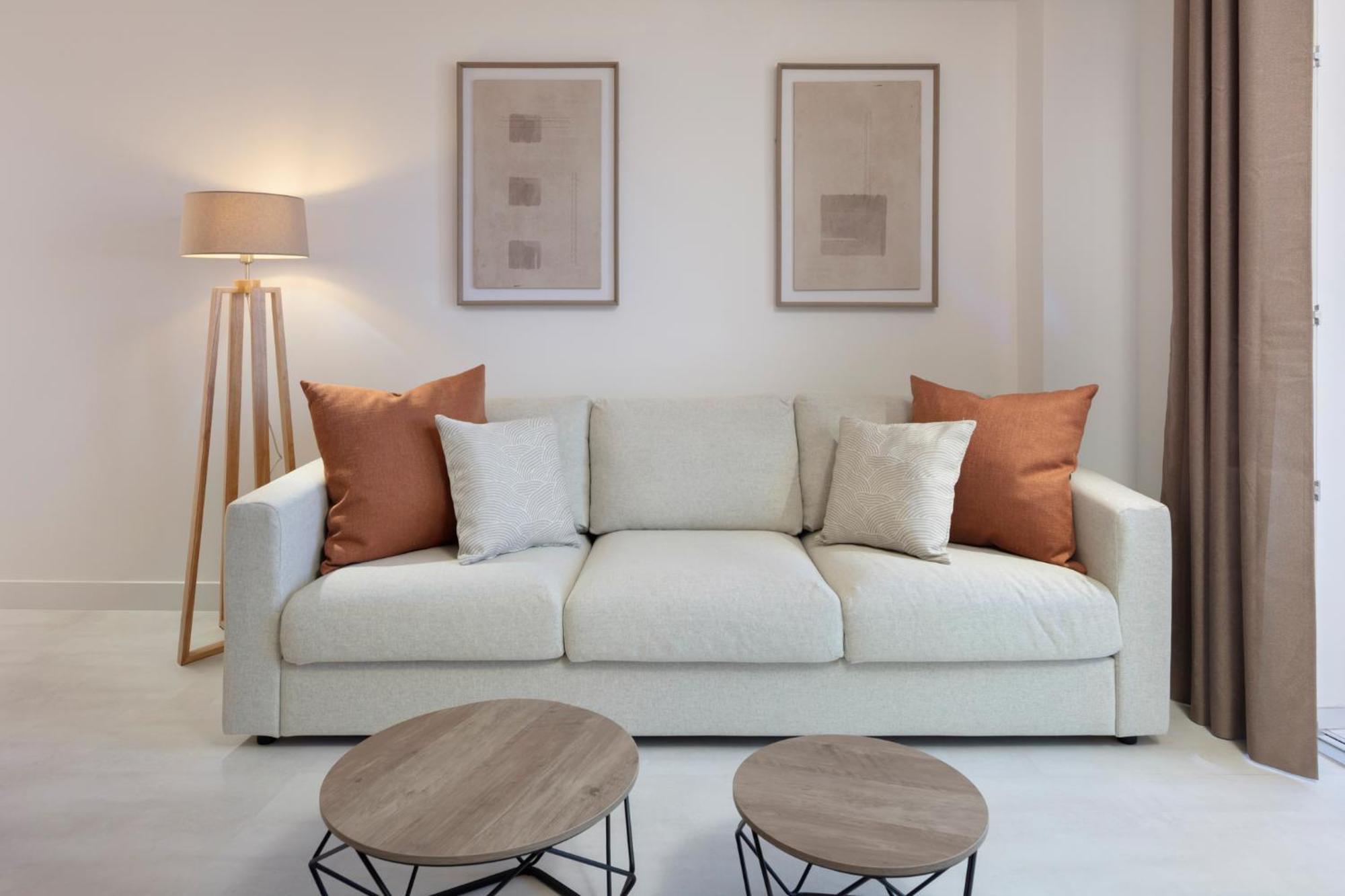 Modern 300m From Apartament